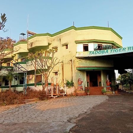 Oyo Flagship Tadoba Tiger Resort Mohurli Bagian luar foto
