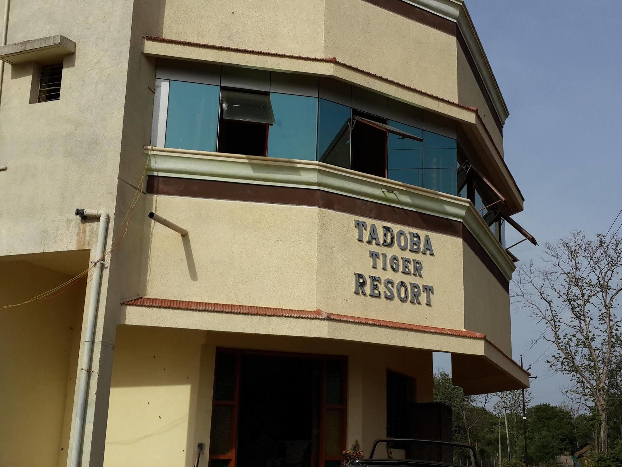 Oyo Flagship Tadoba Tiger Resort Mohurli Bagian luar foto